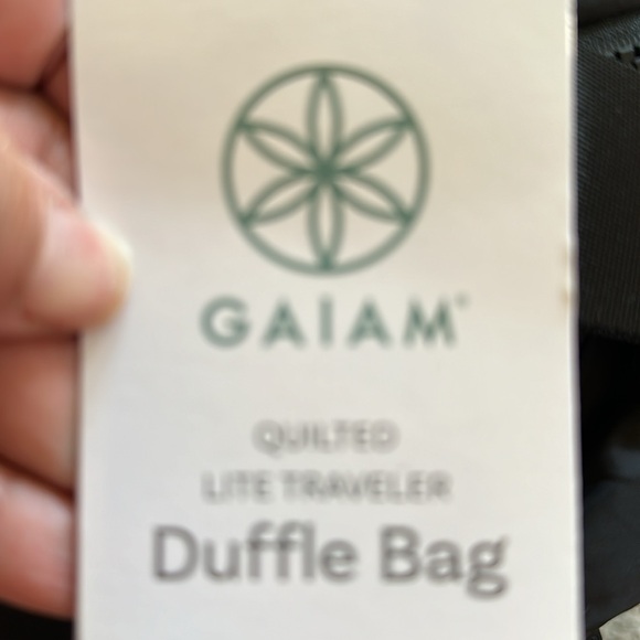 Quilted GAIAM lite traveler duffel bag - Picture 16 of 16